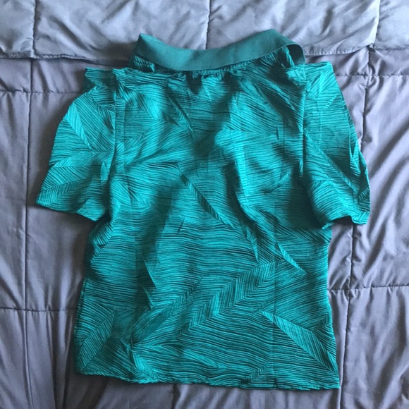 Current Air women’s Small. Vert green textured v- neck 100% polyester brand new - Picture 2 of 7
